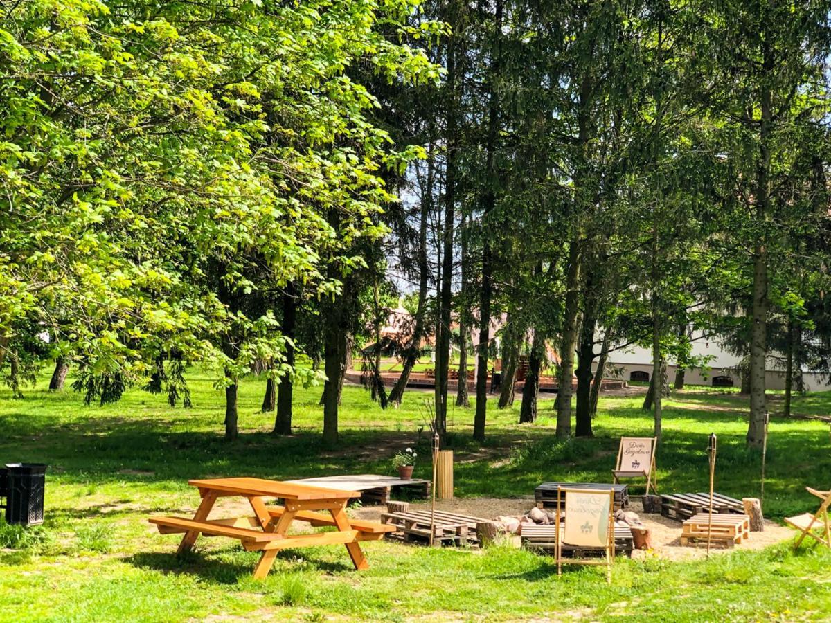 Dwor Gogolewo Nad Warta Bed & Breakfast Ksiaz Wielkopolski Dış mekan fotoğraf